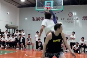 飞跃人跳投？遇到这种逆天跳投怎么防守？